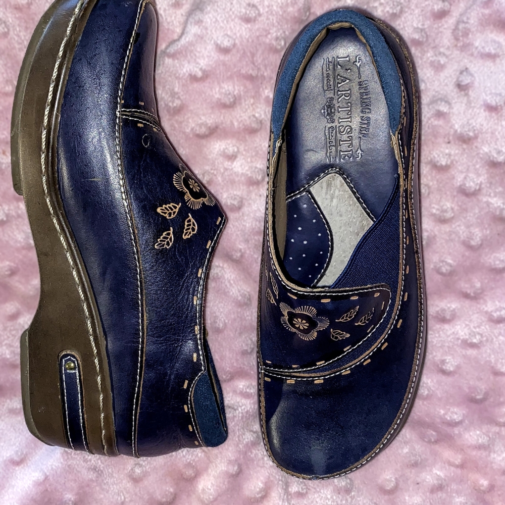 Women's Blue Floral Spring Step L'Artiste Burbank